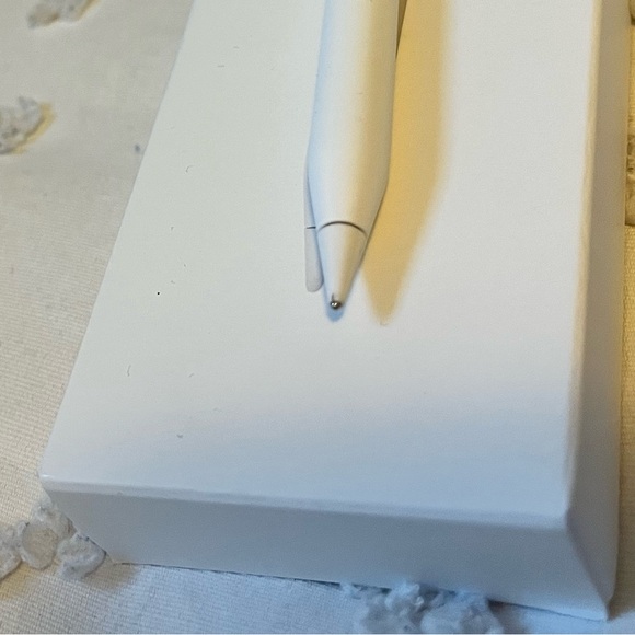 Apple Pencil Pro - Picture 2 of 2